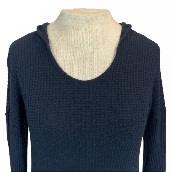 LNA ‘Eva’ High-Low Waffle Knit Hooded Sweater in ‘Midnight’ Blue Size XS - Picture 8 of 13